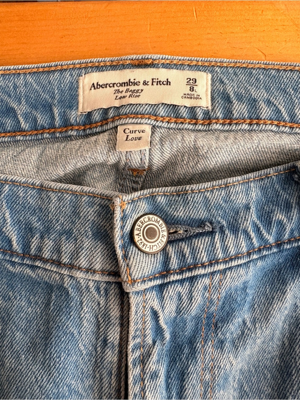 Abercrombie & Fitch Women’s Baggy Low Rise Curve Love Jeans